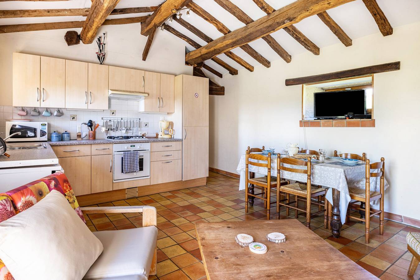 Ferienhaus „Gîte Des Hiboux“ mit Gemeinschaftspool, privater Terrasse und Wlan in Sanxay, Vienne