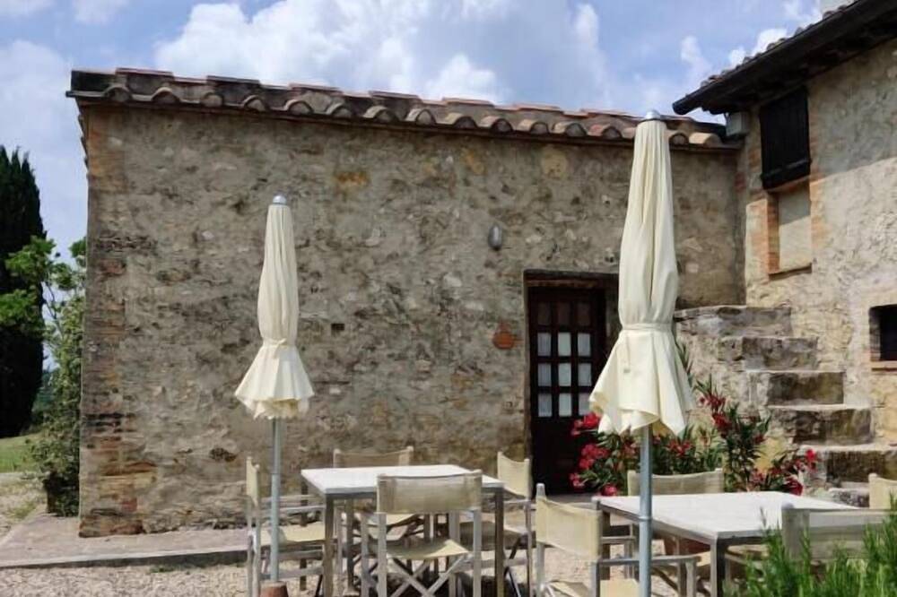 Apartamento entero, \"Leccio\" apartamento en \"La Casina\"  en campo abierto entre Siena y Florencia in Colle di Val d'Elsa, Provincia de Siena