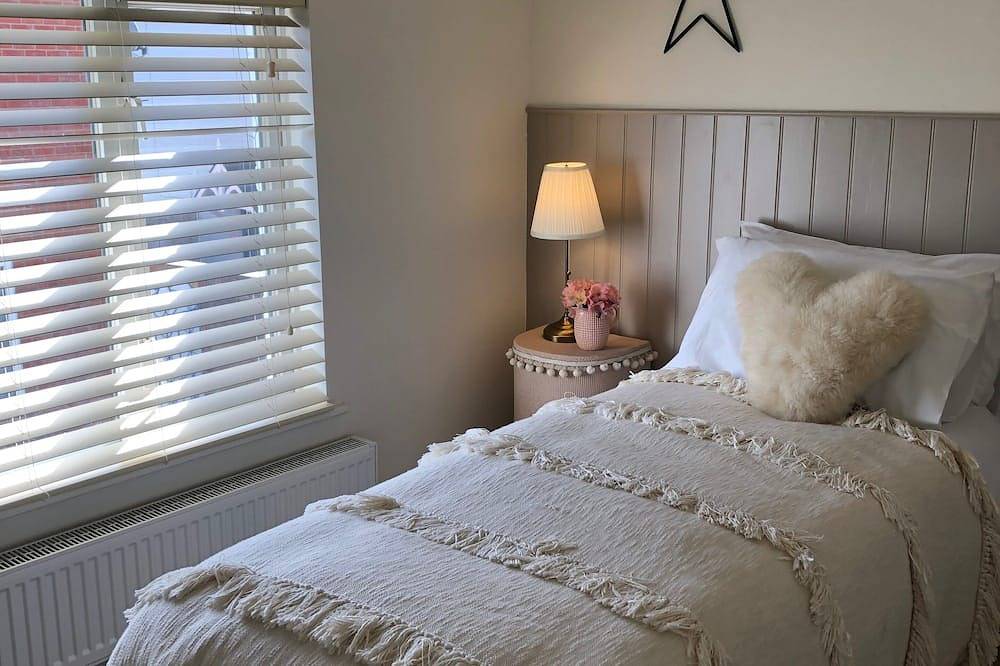 Crab Cottage <br>Two bed fisherman’s cottage in the heart of Lymington in Lymington, Hampshire