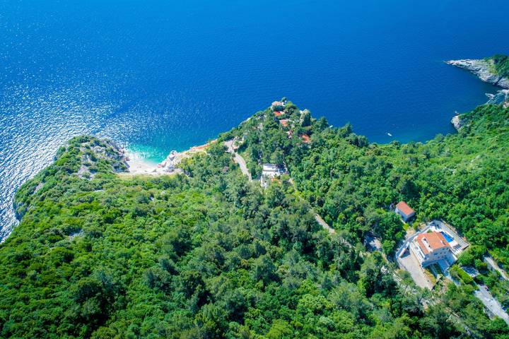 Ferienhaus für 6 Personen, mit Balkon und Pool
