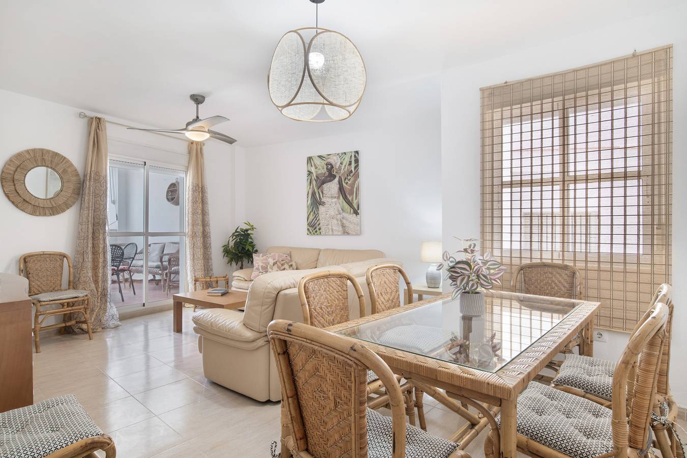 Apartamento entero, Apartamento 'Refugio Atalaya Piscina y Parking' con piscina compartida, Wi-Fi y aire acondicionado. in Conil de la Frontera, Costa de la Luz