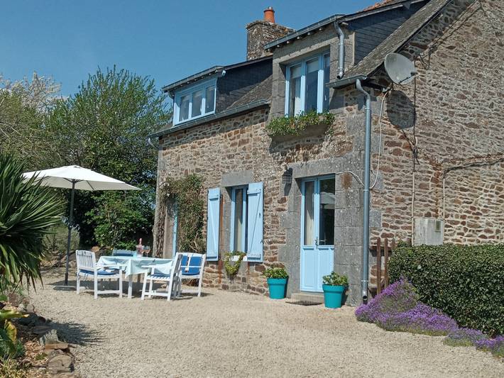 Gîte pour 4 personnes, avec piscine à Saint-Hélen