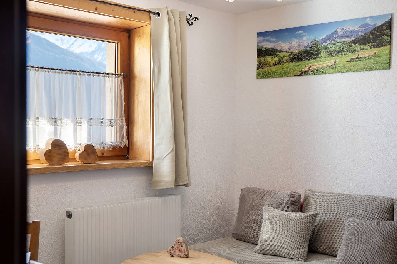 Ganze Wohnung, Ferienwohnung 'Buchauer' mit Bergblick, Gemeinschaftsgarten und Wi-Fi in Tuxer Alpen, Hippach