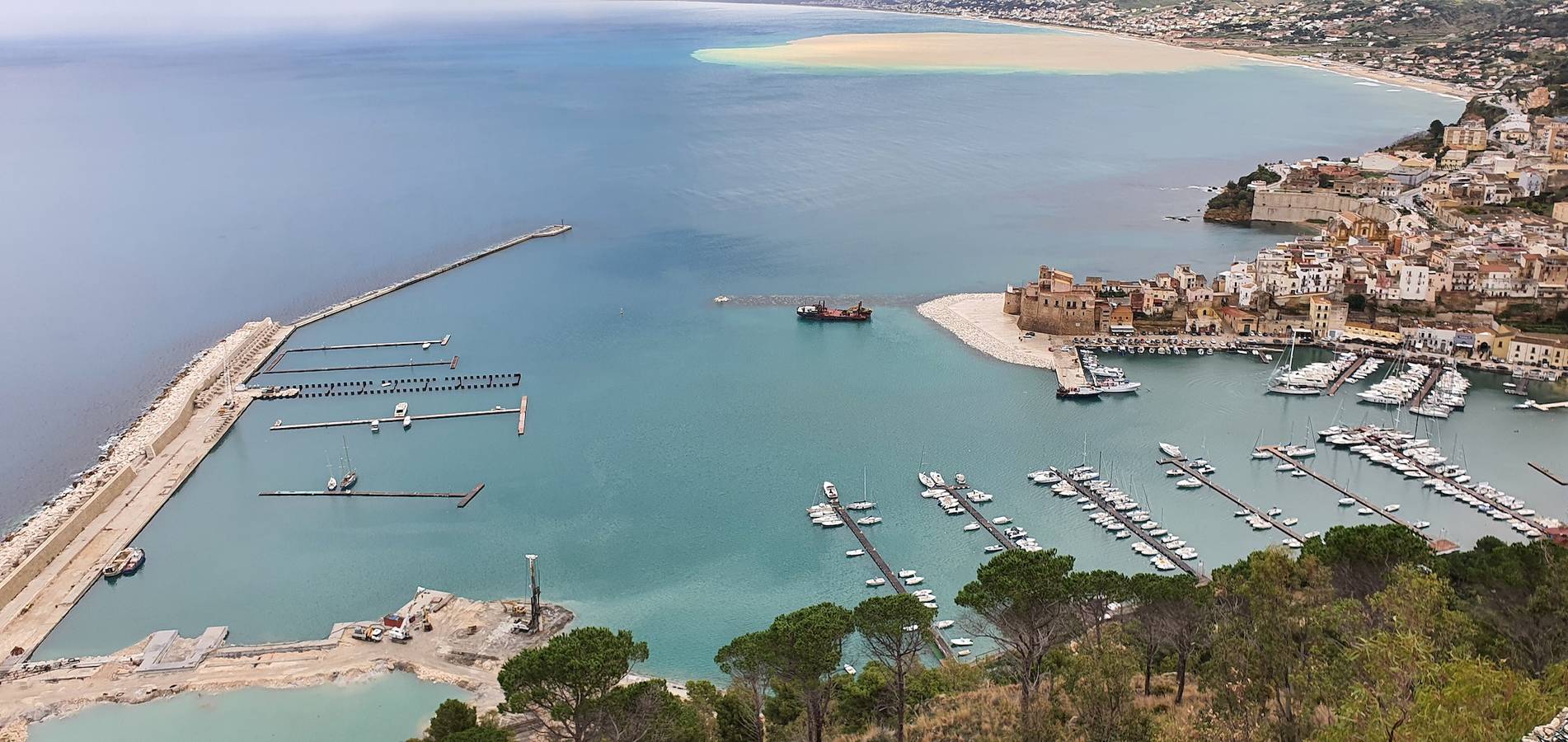 Entire apartment, Romantic apartment with sea view in Alcamo - Terrace & Bbq in Alcamo Marina, Alcamo