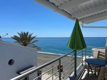 Gîte pour 3 personnes, avec vue et balcon dans Myrtos