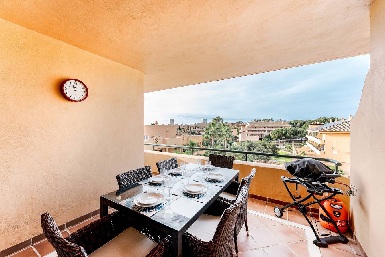 Ganze Wohnung, Apartment 'Casa Jakalia' mit Gemeinschaftspool, Wlan und Klimaanlage in Marbella Ost, Marbella