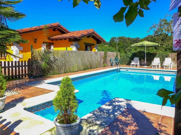 Apartamento para 4 personas, con Terraza y Jardín además de Piscina y Vistas en Posada de Llanes