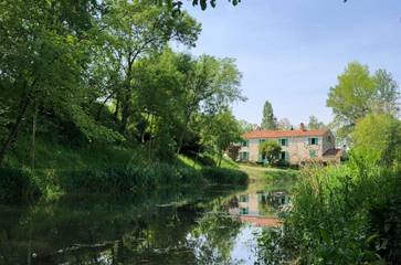 Chambre d’hôte pour 3 personnes, avec jardin et jacuzzi à Sainte-Hermine