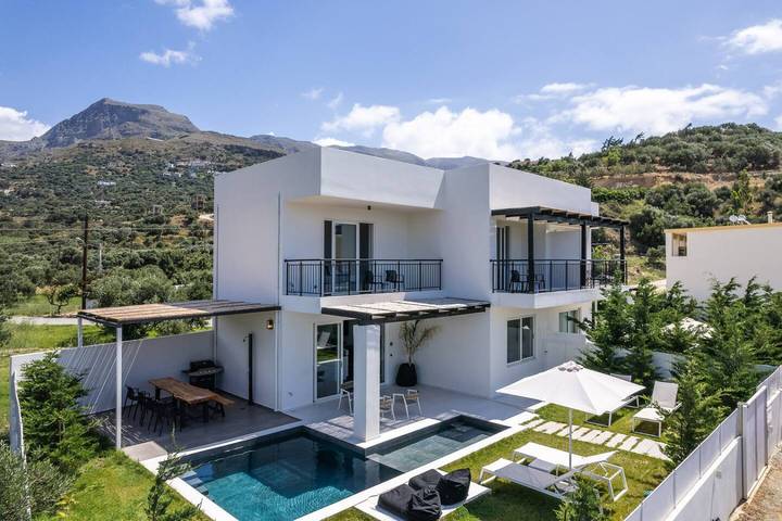 Location de vacances pour 7 personnes, avec Balcon et Balcon/Terrasse ainsi que Jardin et Piscine à Plakias - 2