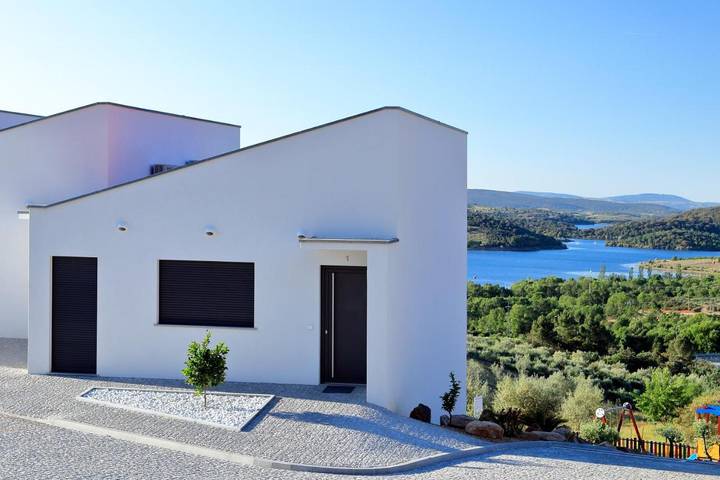 Gîte pour 4 personnes, avec piscine et jardin ainsi que vue et vue sur le lac dans Macedo de Cavaleiros - 4
