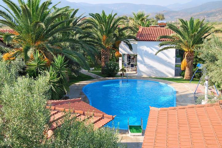 Ferienhaus für 5 Personen, mit Balkon und Terrasse sowie Garten und Pool in Kynouria Nord