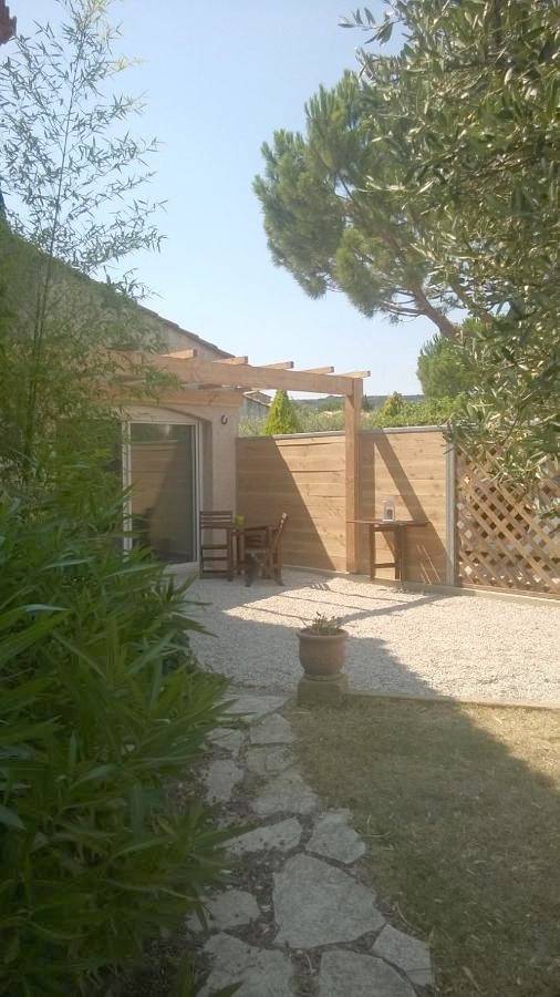 Maison d’hôte pour 3 personnes, avec Balcon et Terrasse ainsi que Jardin et Vue