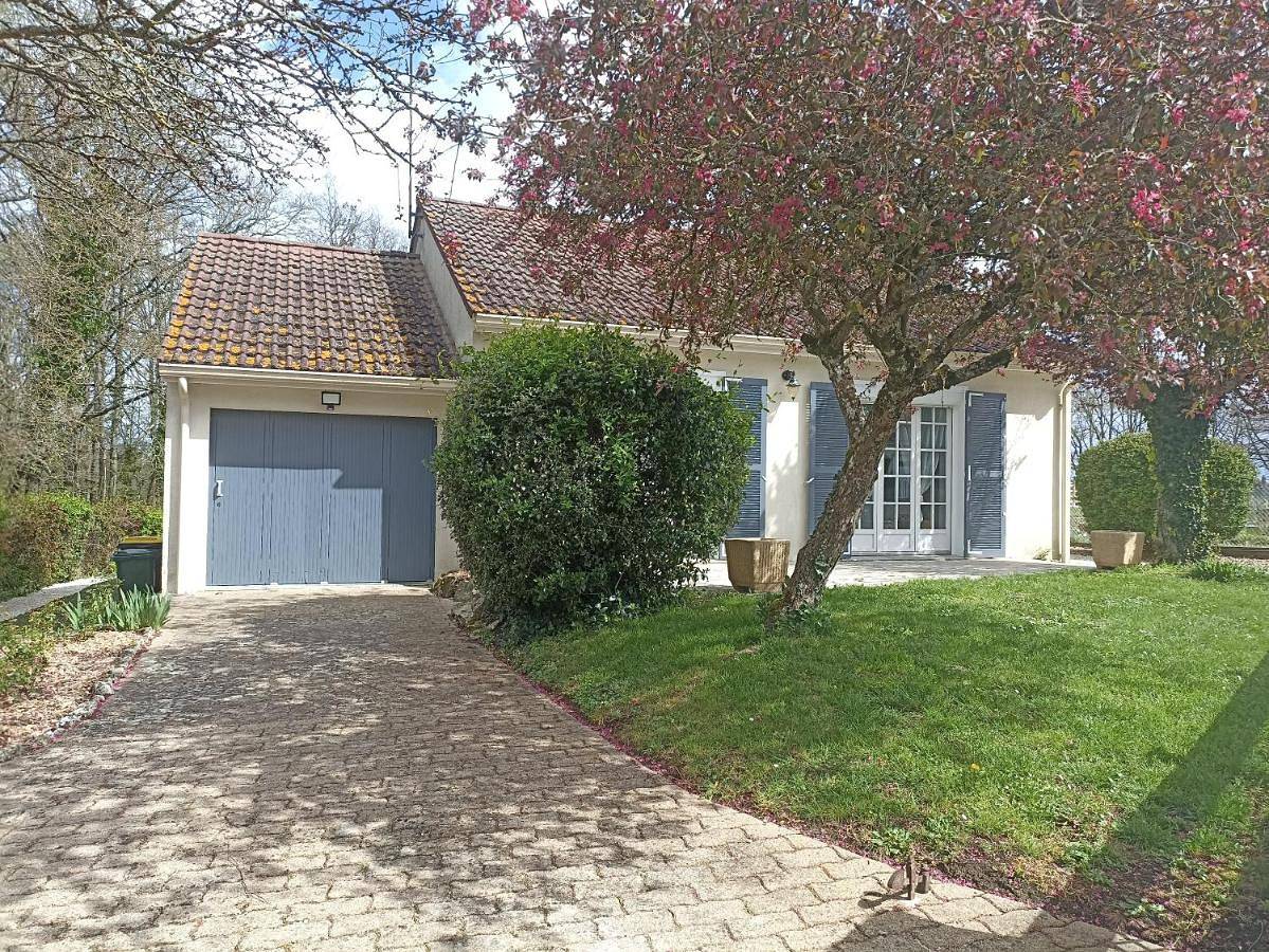 Two-Bedroom House in Onzain, Région de Blois