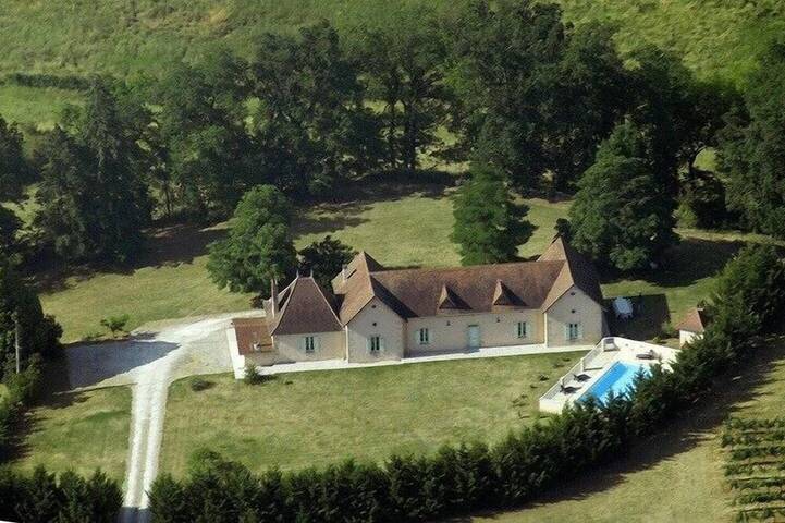 Location de vacances pour 16 personnes, avec Jardin à Saint-Quentin-de-Caplong