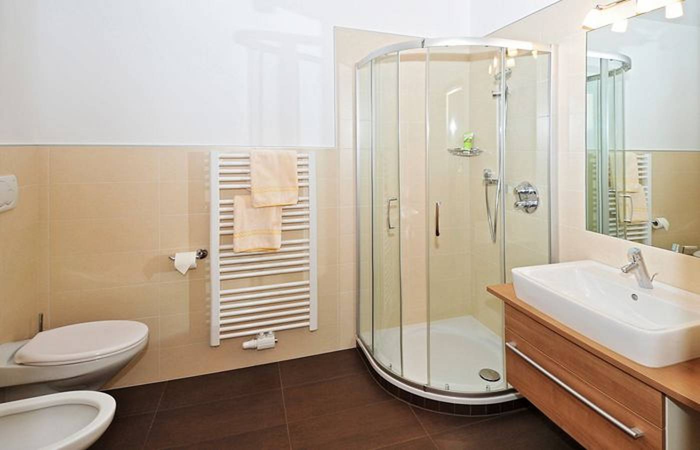 Apartamento entero, Apartamento vacacional "Mignon 6" con vistas a la montaña in Rifiano, Val Passiria