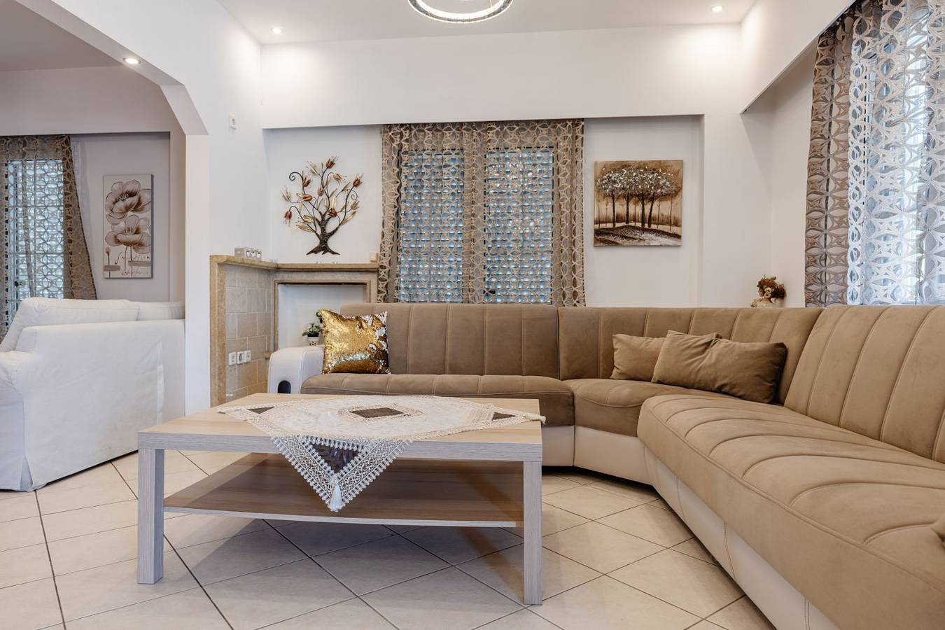 Appartamento intero, Appartamento 'Eleni's Ground Floor' con balcone, Wi-Fi e aria condizionata in Alykanas, Alykes
