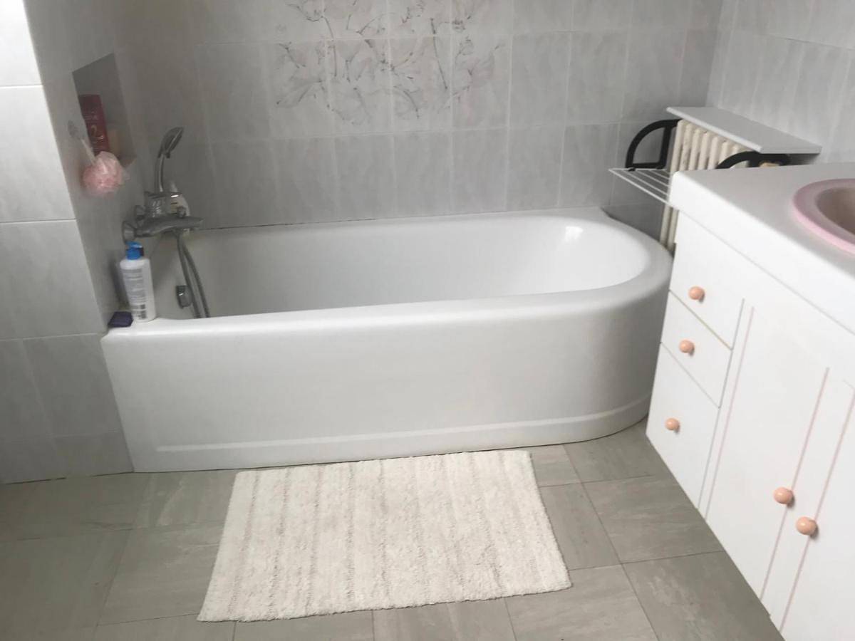Double Room with Private Bathroom in Hôpital-Camfrout, Région de Brest