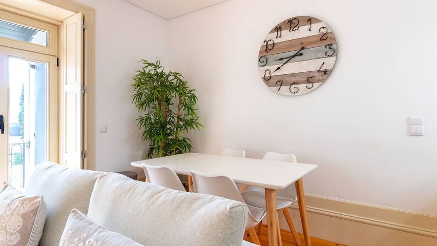Apartamento entero, Cedofeita Boutique Flat w/ AC by LovelyStay in Cedofeita, Distrito de Porto