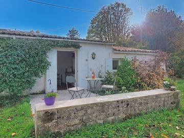Gîte pour 2 personnes, avec terrasse et jardin à Épargnes
