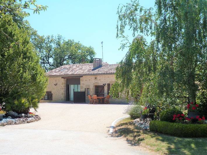 Gîte pour 6 personnes, avec terrasse ainsi que piscine et jardin dans le Lot-et-Garonne - 4