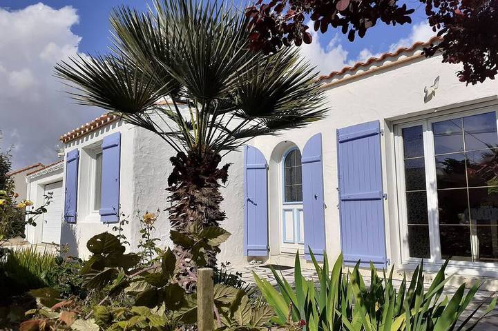 Location de vacances pour 8 personnes, avec terrasse ainsi que jardin et jacuzzi dans Plage de Port Giraud