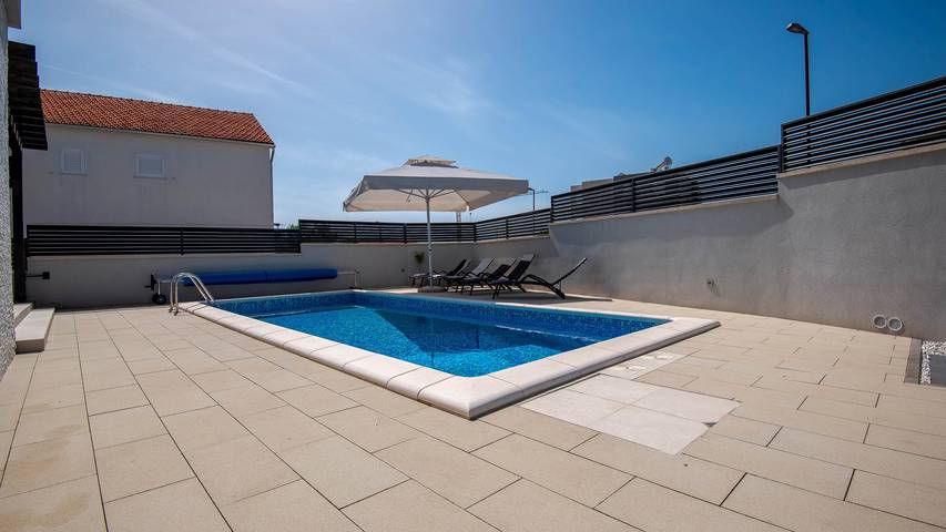Villa pour 8 personnes, avec jardin à Šibenik - 2