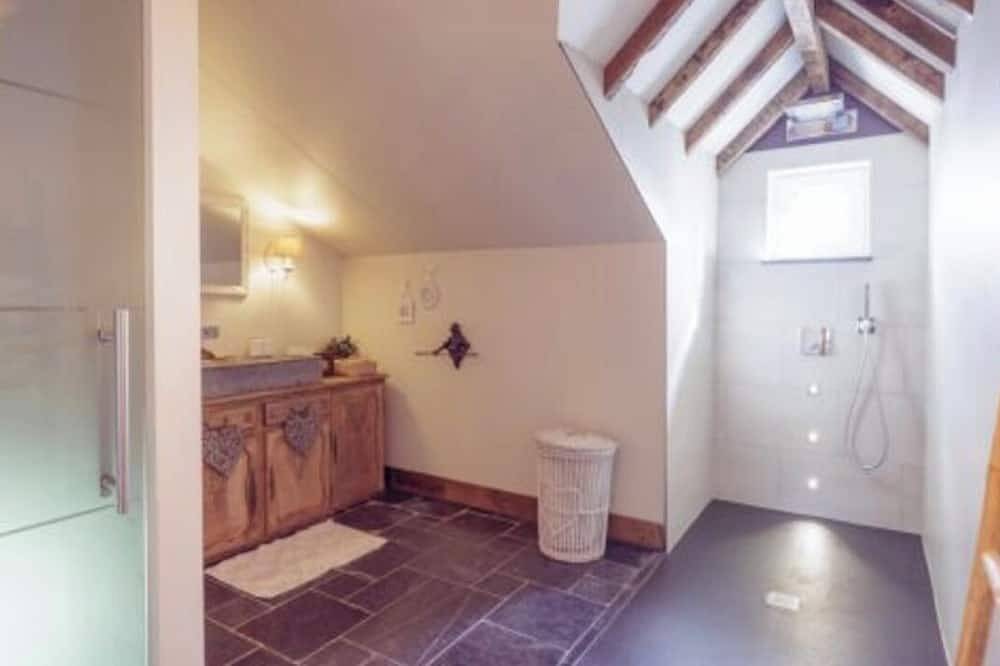 Geheel appartement, Loft with jacuzzi and infrared sauna in the Belgian Ardennes in Theux, Luik en omgeving