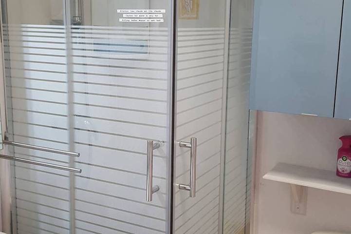 Villa climatizada, WIFI gratuito, a 500 m de la playa en residencia con piscina. in Portiragnes Plage, Portiragnes