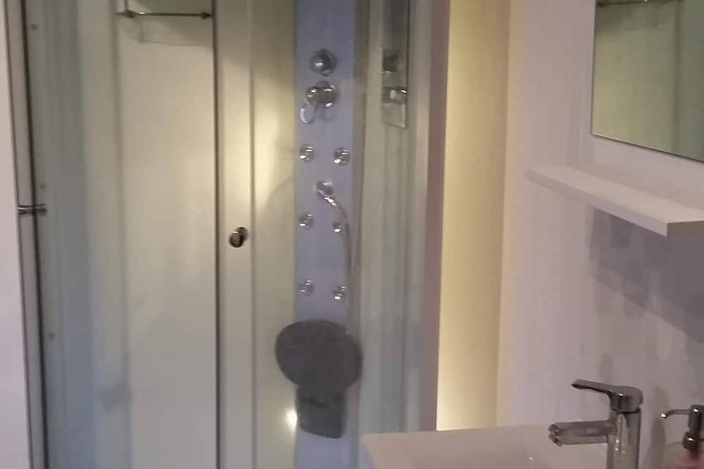 Ganze Wohnung, Radwanderer im Schlaubetal / und Monteure in Diehlo, Eisenhüttenstadt