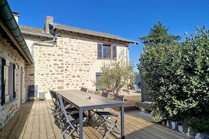Location de vacances pour 10 personnes, avec Jardin dans Chambost-Allières