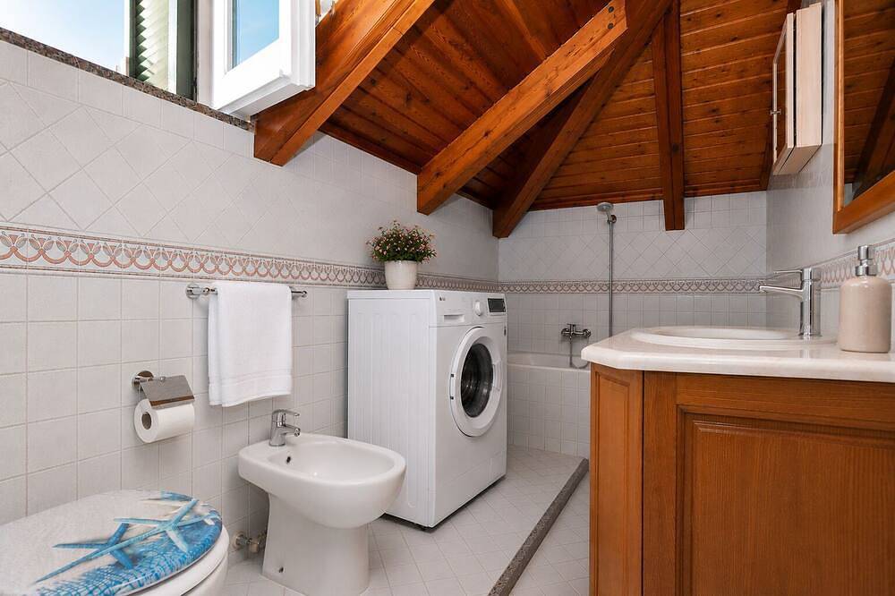 Cozy Attic in the Heart of the Pearl of the Amalfi Coast in Minori, Sorrento Coast