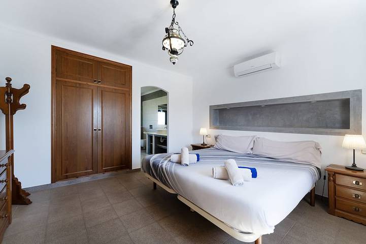 Finca für 10 Personen mit Grill, Pool, Wlan und 5 Minuten von Cala D'or in s'Horta, Felanitx