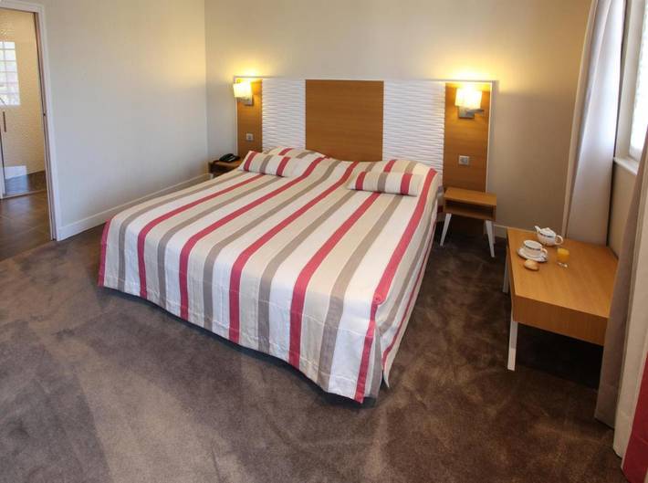 Hôtel pour 4 personnes, avec piscine et jardin, animaux acceptés à Moulay (Mayenne) - 2
