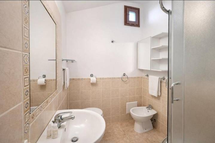 Gîte pour 6 personnes, avec jardin ainsi que terrasse et piscine dans Sole Ruiu - 4