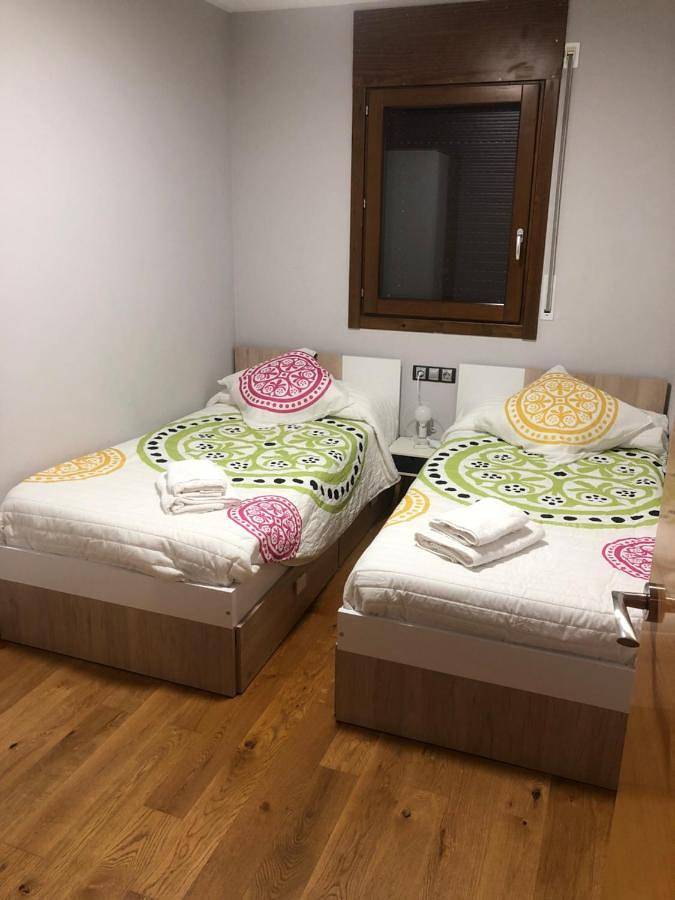 Apartamento entero, Three-Bedroom Apartment in Sort , Pirineo Catalan