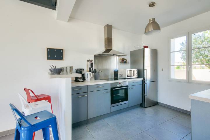 Location de vacances pour 10 personnes, avec jardin et terrasse, animaux acceptés à La Flotte - 4