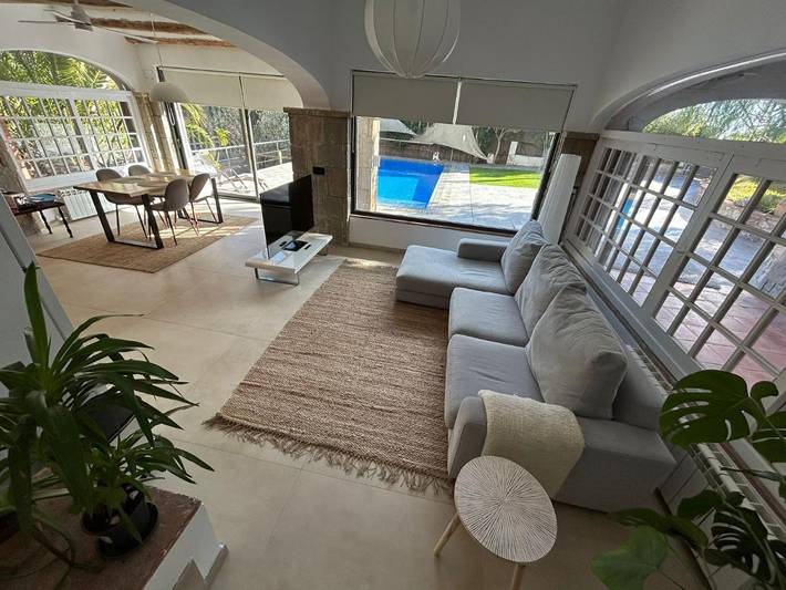 Location de vacances pour 6 personnes, avec piscine ainsi que jardin et vue à Cabrils