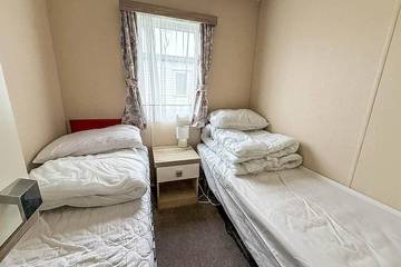 Static Caravan for 6 People in Waveney District, Suffolk, Photo 3