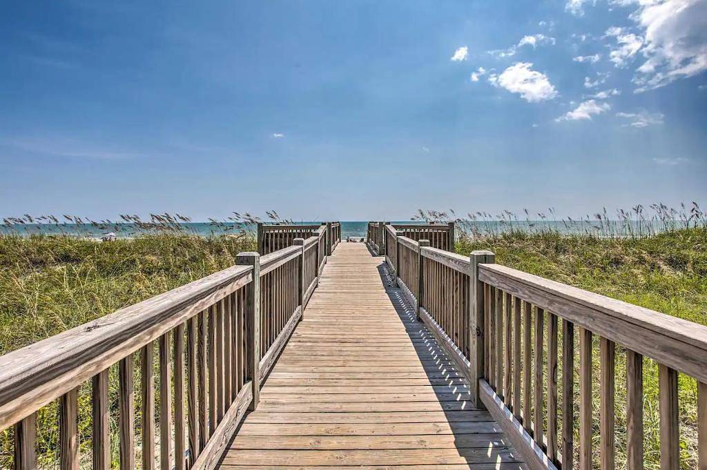 Geheel appartement, Luxury 3Br Golf Resort Condo with Digital Concierge, Pool, Near Beach in Grand Strand