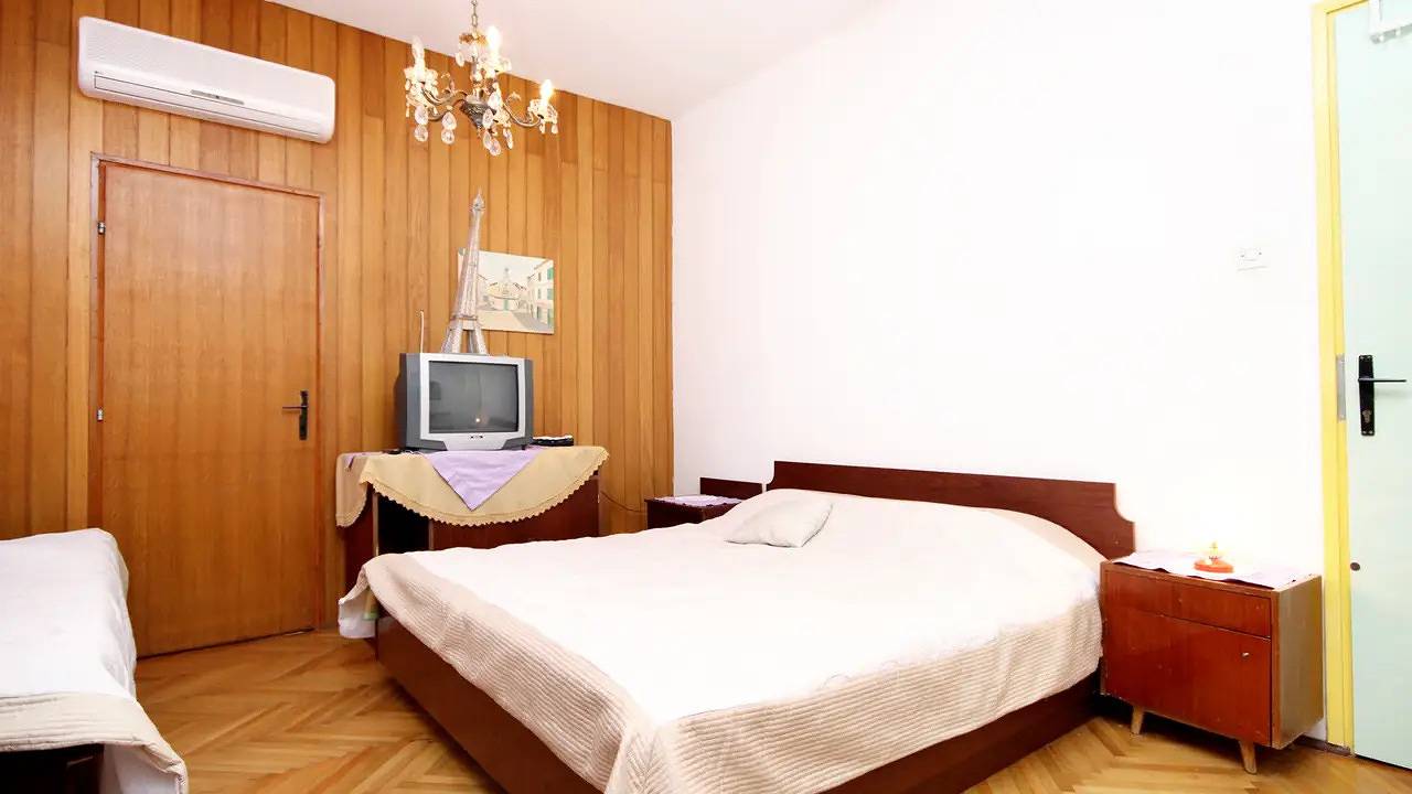 Apartamento vacacional entero, Apartamento de vacaciones para 3 personas con terraza in Jelsa, Hvar (isla)