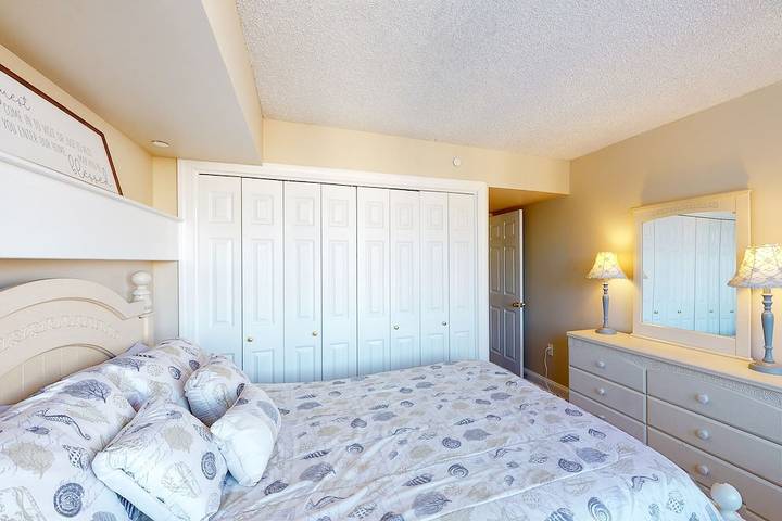 Vacation rental for 7 people, with pool and balcony in Ocean City