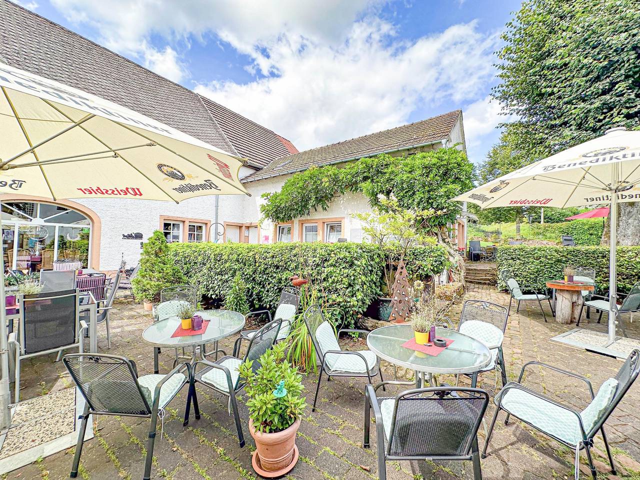 Ganze Wohnung, Schöne Wohnung bei eine Bistro mit Biergarten in Meisburg, Vulkaneifel