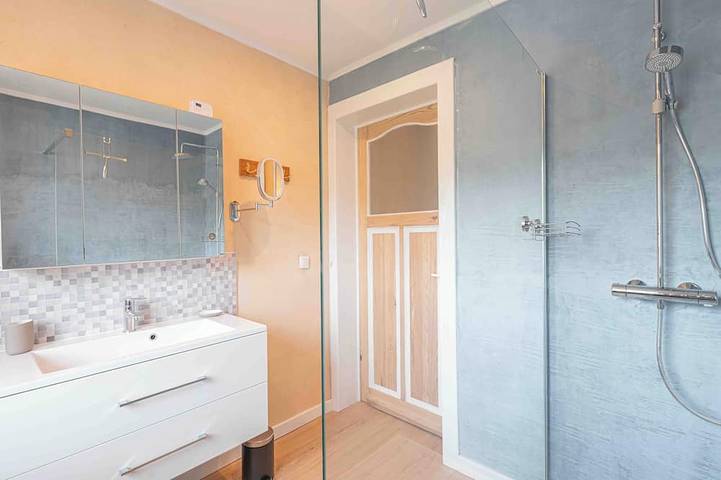Ganze Wohnung, Duplex au Bord de la Meuse à Dinant Pour 2 à Personnes - Gîte le Grand Kangourou in Dinant, Region Namur