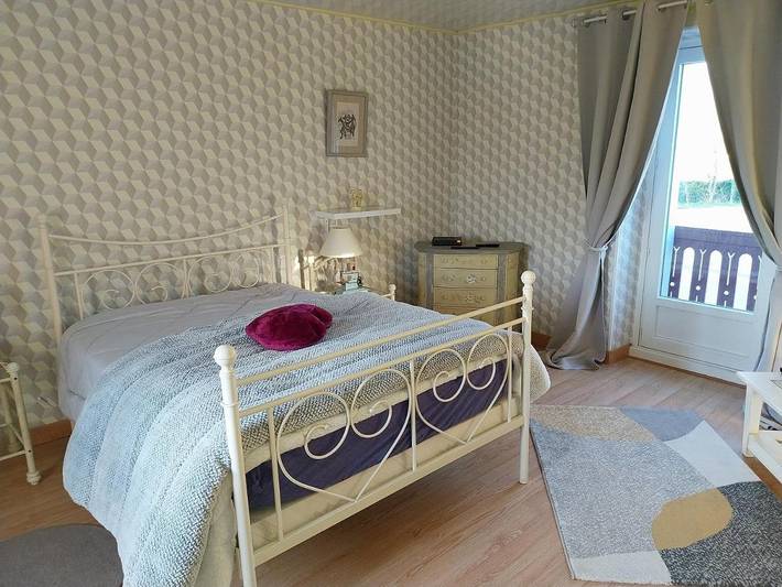 Chambre d’hôte pour 3 personnes, avec terrasse et jardin, animaux acceptés