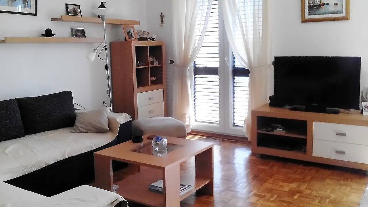 Ganze Ferienwohnung, Ferienwohnung für 3 Personen (56 m²) in Prvic Sepurine in Dalmatinische Inseln