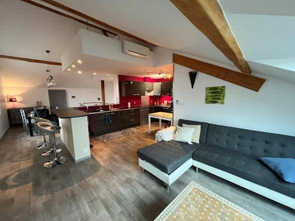 Apartamento de vacaciones para 6 personas, con sauna y balcón además de piscina y jacuzzi - 1