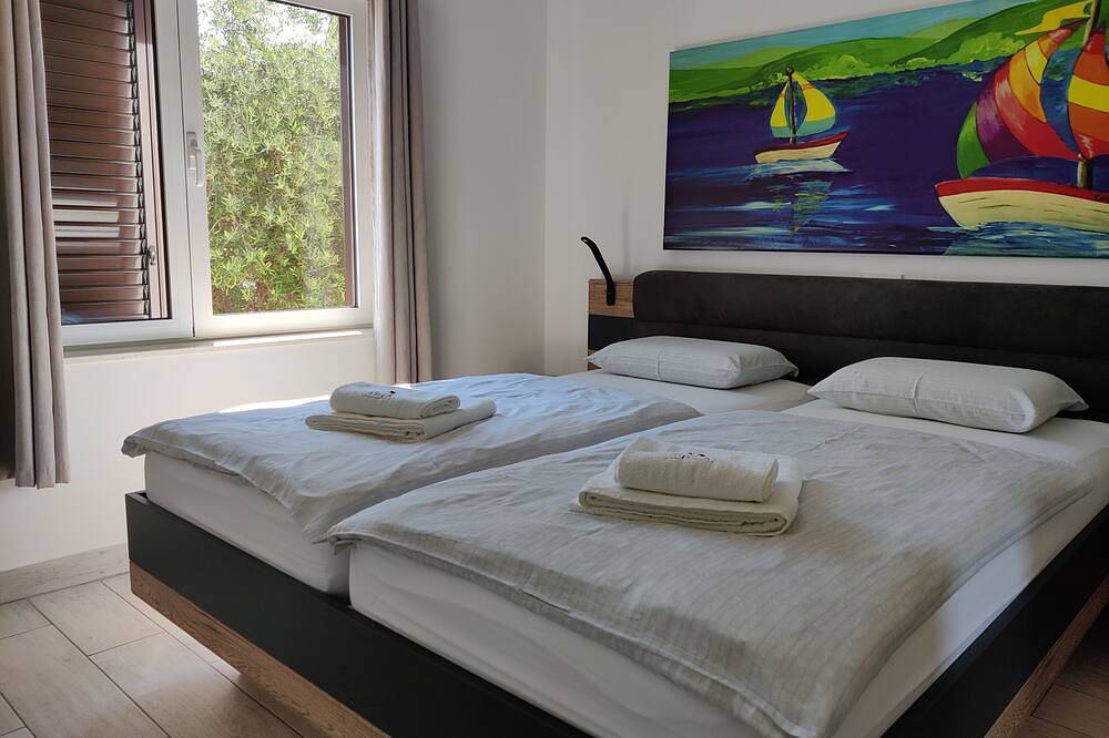 Villa A Deluxe - Beheizter Pool in Okrug Gornji, Ciovo