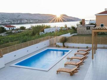 Villa für 10 Personen in Pag Stadt, Pag, Bild 2