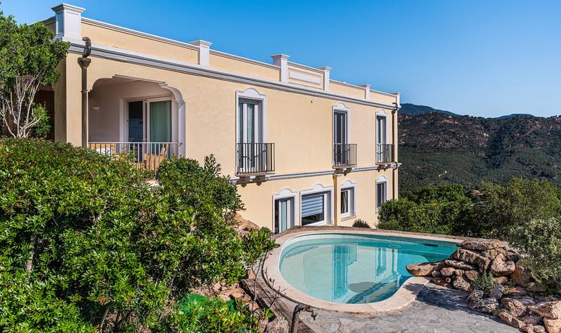 Holiday Home 'Villa Aquila Alta' with Sea View, Wi-Fi and Air Conditioning in Pula region, Cagliari-provinsen