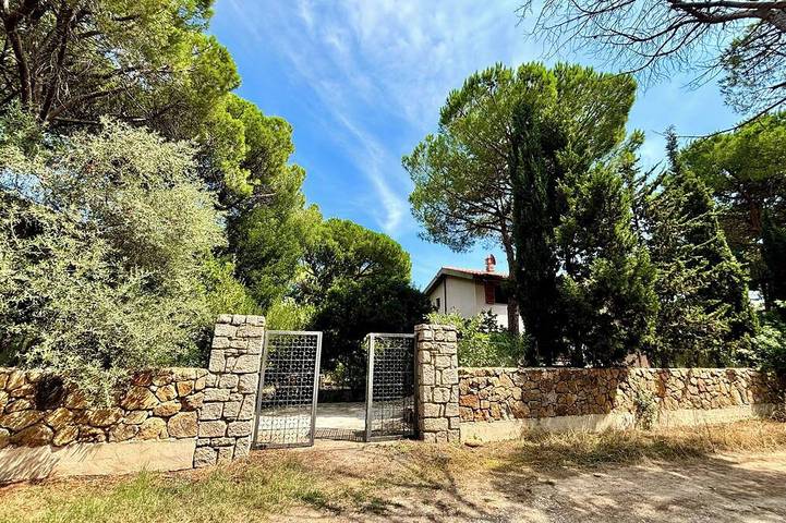 Location de vacances pour 4 personnes, avec jardin à Cala Liberotto